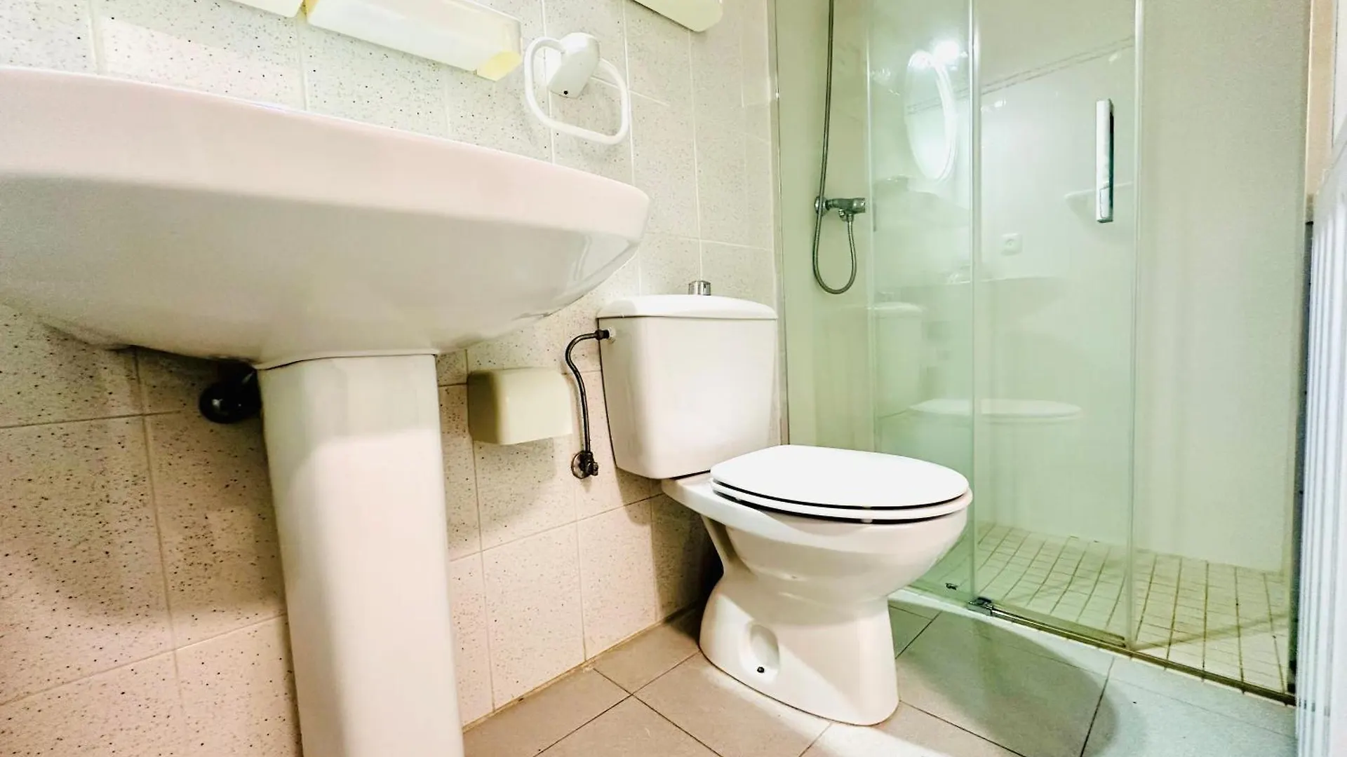Global Immo 2179 Rocmar 7 4-B Apartment Roses Spain