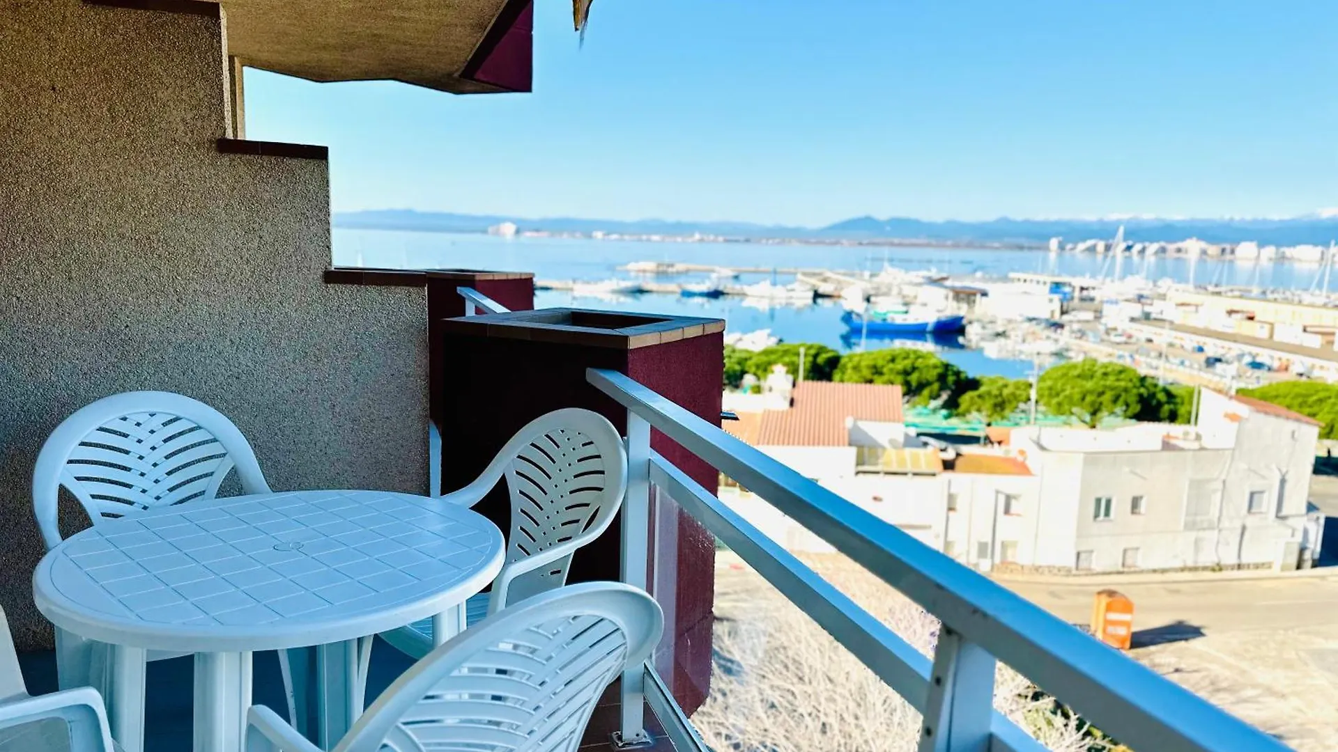 Global Immo 2179 Rocmar 7 4-B Apartman Roses