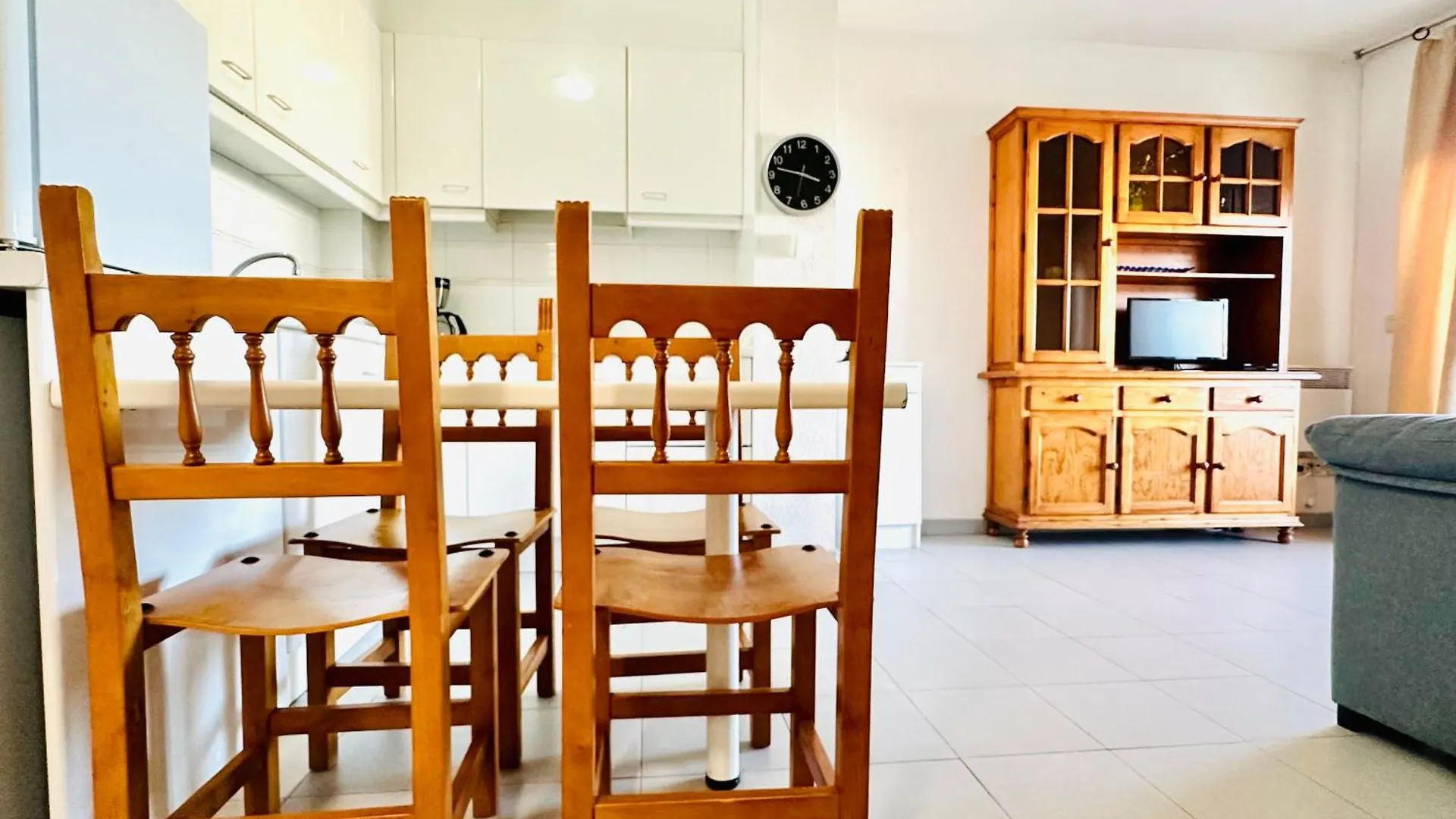 Global Immo 2179 Rocmar 7 4-B Apartman Roses
